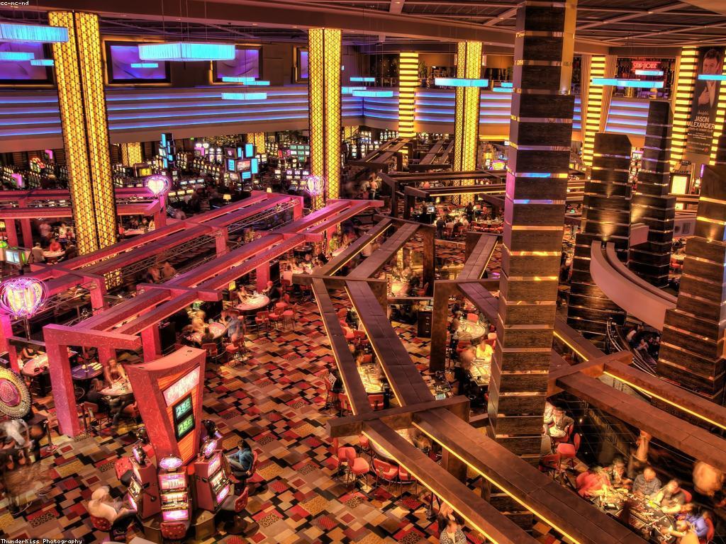 ប្រវត្តិ និងការអភិវឌ្ឍន៍របស់កាស៊ីណូ